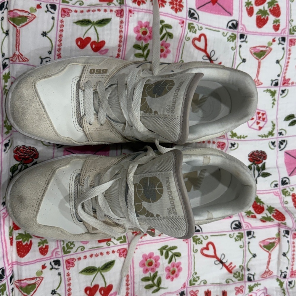 New Balance 550 Cream / Off-White Sneakers – Women’s